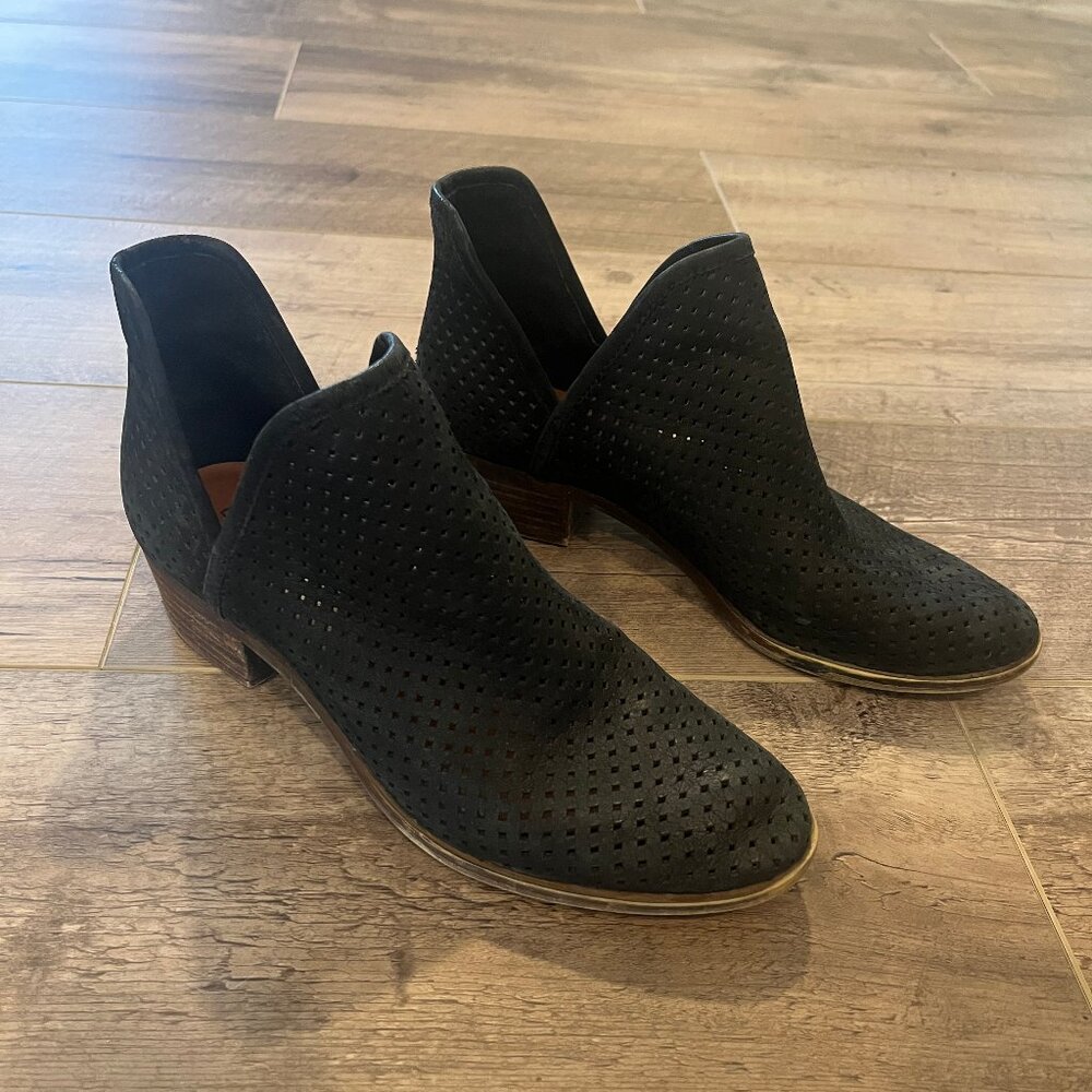 Black Lucky Brand ankle boots